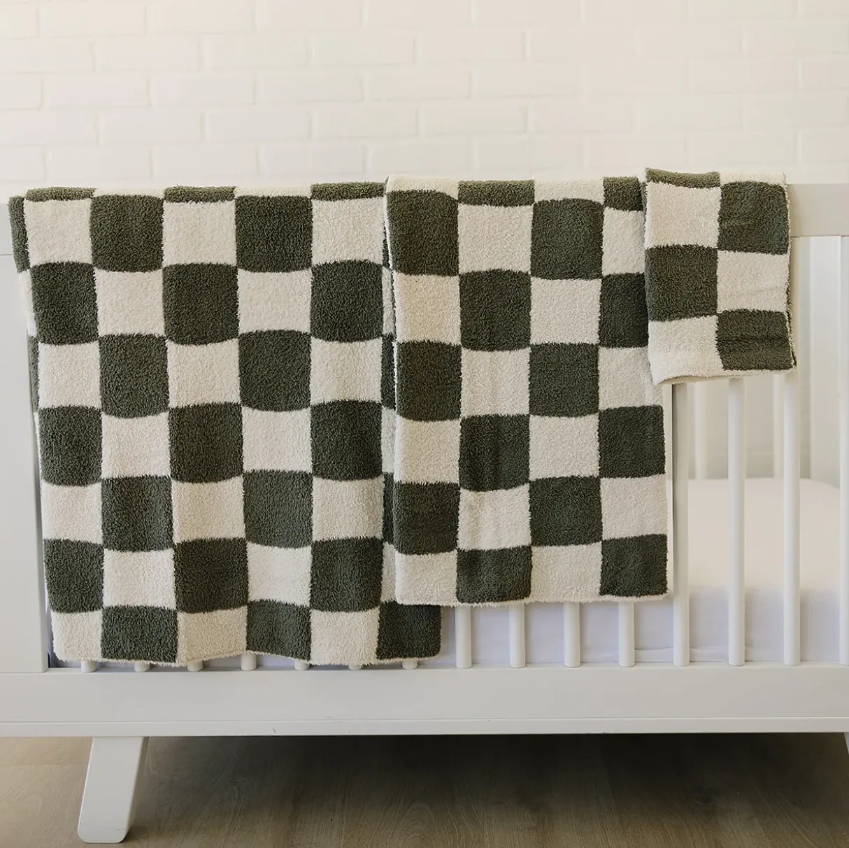 Mebie Baby - Plush Baby Blanket in Green Checkers 30"x40"